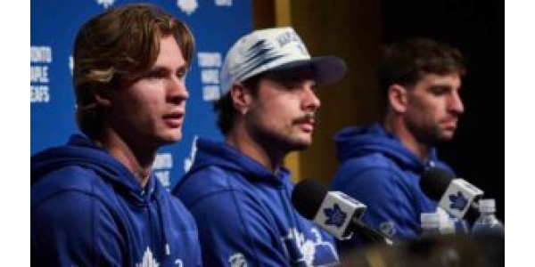Soupiska týmu Toronto Maple Leafs zahrnuje několik hráčů, kteří byli v draftu vybráni jako celkově první Soupiska týmu Toronto Maple Leafs zahrnuje několik hráčů, kteří byli v draftu vybráni jako celkově první